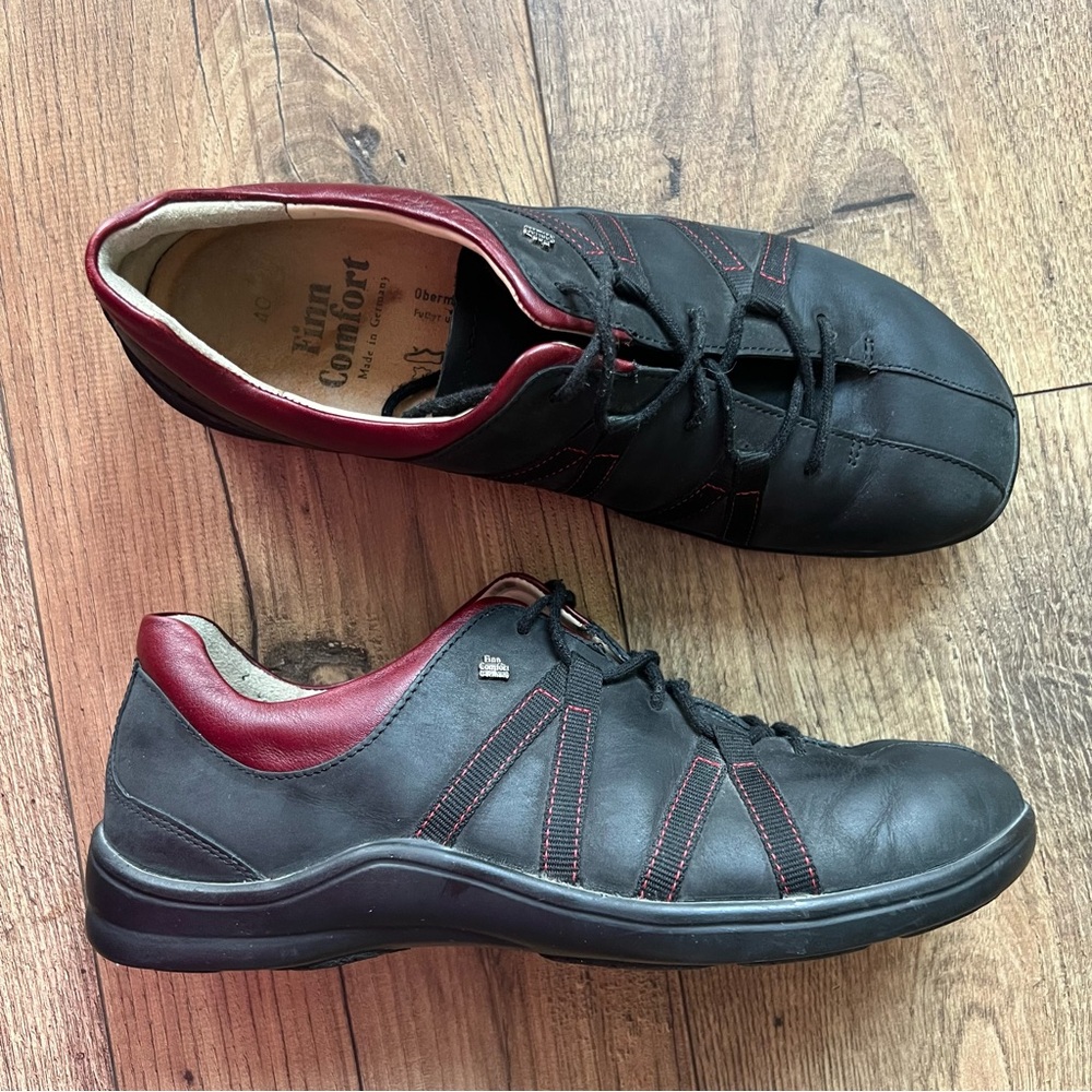 Finn Comfort Women’s  Black Leather Chelsea Sneaker size 40